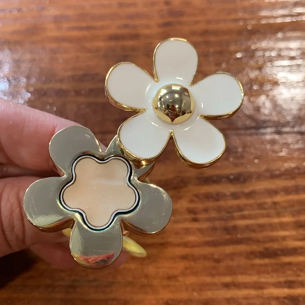 Limited-Edition 2007 Marc Jacobs “Daisy” Statement Perfume Ring - Picture 8 of 17